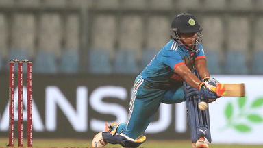 4 & 4: Richa Ghosh places them to perfection