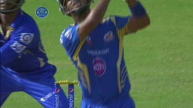 M44: RR vs MI – Lendl-Simmons Wicket