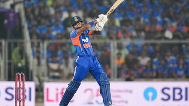 Hardik Pandya provides finishing touches with 42(17)