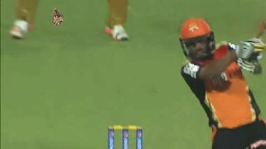 M38: KKR vs SRH – Bhuvneshwar Kumar Six