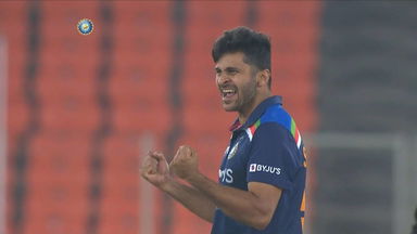 2 in 2! Shardul Thakur's twin strikes