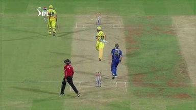 M30: CSK vs RR – Michael Hussey Wicket