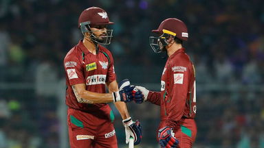 Quinton de Kock finds his groove with two well-timed sixes
