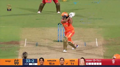 M05 - RCB vs GG: Veda Krishnamurthy Six