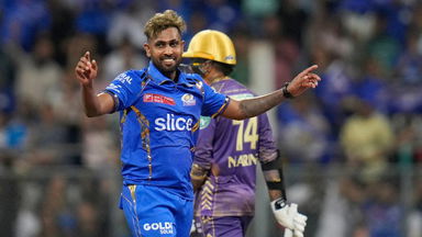 6, W, 4, W: Thushara's over of strong comebacks