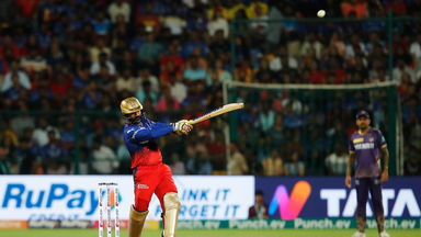6 & 6: Karthik provides vital final push