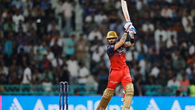 Kohli on the move: Smashes 4,4,4,4 vs O'Rourke