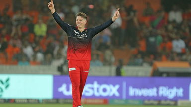 Double Strike Alert: Michael Bracewell sends back SRH openers
