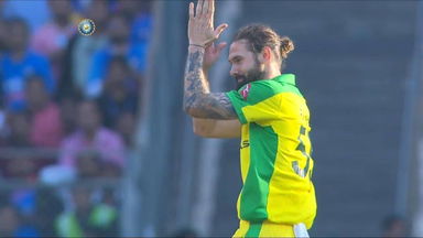 IND vs AUS 2020, 1st ODI: Mohammad Shami Wicket
