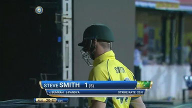 IND vs AUS 2017, 1st ODI: Steve Smith Wicket