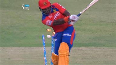 M44: RCB vs GL – Dwayne Smith Wicket