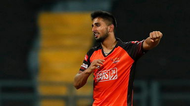 Umran Malik jolts MI top-order with 3/23