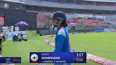 IND-W vs AUS-W 2025, 2nd ODI: Smriti Mandhana Wicket