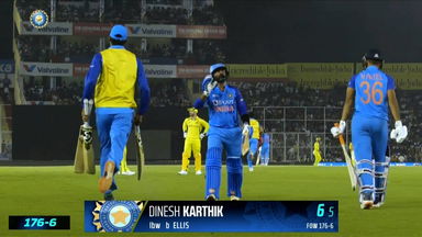 IND vs AUS 2022, 1ST T20I: Dinesh Karthik Wicket