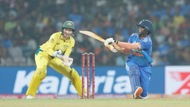 Late surge ft. Deepti & Shreyanka's sweeps and reverse sweep