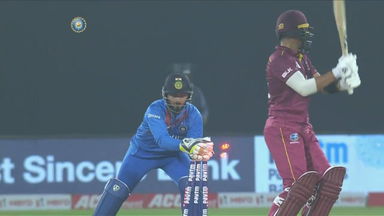 'Pant'astic Rishabh behind the stumps