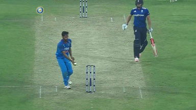 IND vs ENG 2017, 3rd ODI : Chris Woakes Wicket