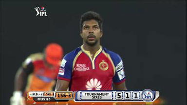 M46: SRH vs RCB – Darren Sammy Six