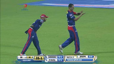 M21: DD vs MI – Lendl Simmons Wicket