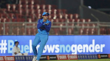 Save it like Smriti - fine fielding effort near the ropes