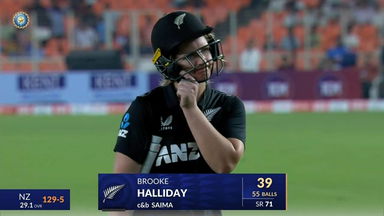 IND-W vs NZ-W 2024, 1st ODI: Brooke Halliday Wicket