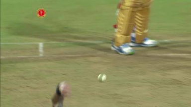 M35: RCB vs RR –  Yuvraj Singh Six