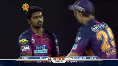 M6: GL vs RPS – Aaron Finch Wicket