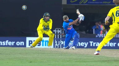 IND vs AUS 2019, 3rd ODI: Virat Kohli Six