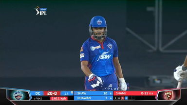 Prithvi Shaw's attacking 39(22)