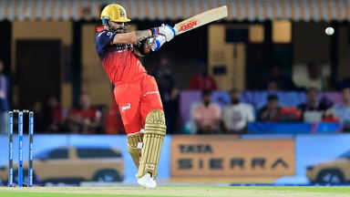 Virat Kohli lays foundation with brisk 43(25)