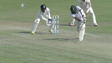 1ST TEST: IND vs SA – Hashim Amla Wicket