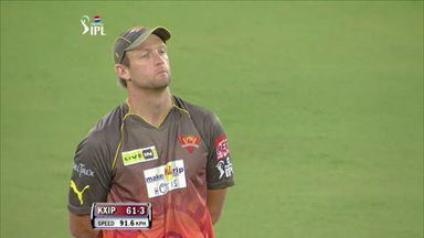 M25: SRH vs KXIP – Piyush Chawla Six