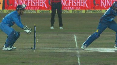 2ND T20I: IND vs SL – Tillakaratne Dilshan Wicket