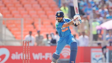 4 x 2: Virat Kohli takes on Saqib Mahmood