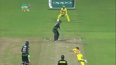 CLT20 2014 M8: DOL vs CSK  –   Cameron Delport Bat Broken Incident