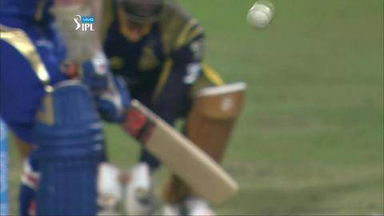 M5: KKR vs MI – Mitchell McClenaghan Wicket