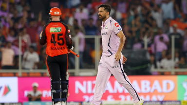 Twin blows: Mohit Sharma sends back Sanvir, Samad in same over