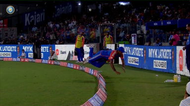 Nearly! Washington Sundar almost pulls off a stunning catch on the fence