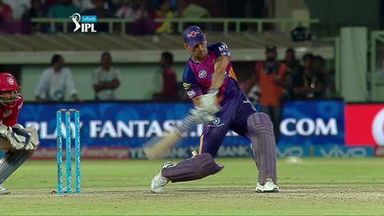 M53: RPS vs KXIP – MS Dhoni Six