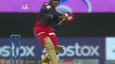 M06: RCB vs KKR – Shahbaz Ahmed Six