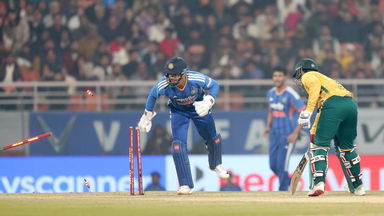 Superb reflexes! Jitesh Sharma's ultra-fast glove work