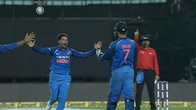 IND vs AUS 2017, 2nd ODI: Pat Cummins Wicket