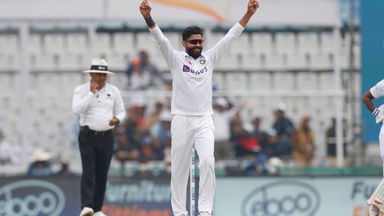 Ravindra Jadeja's bowling show of 5/41