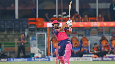 Monster Maximums: Jurel smashes 90 & 93m sixes