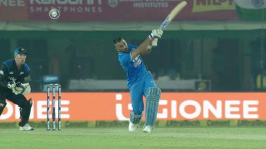 IND vs NZ 2016, 3rd ODI: MS Dhoni Six