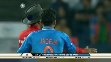 1ST T20I: IND vs SL – Dinesh Chandimal Six
