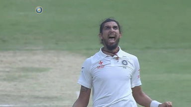 IND vs AUS 2017 - 2nd Test day 2 : Mitchell Marsh Wicket