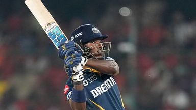 Sherfane Rutherford's breezy 35*(16)