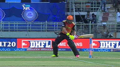 M37: MI vs SRH – Yuvraj Singh Wicket