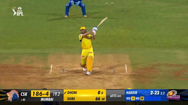 M29: MI vs CSK – MS Dhoni Six
